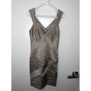 Satin mini dress. Silver/champagne color.